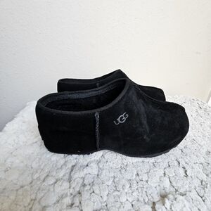 UGG Cottage Clogs